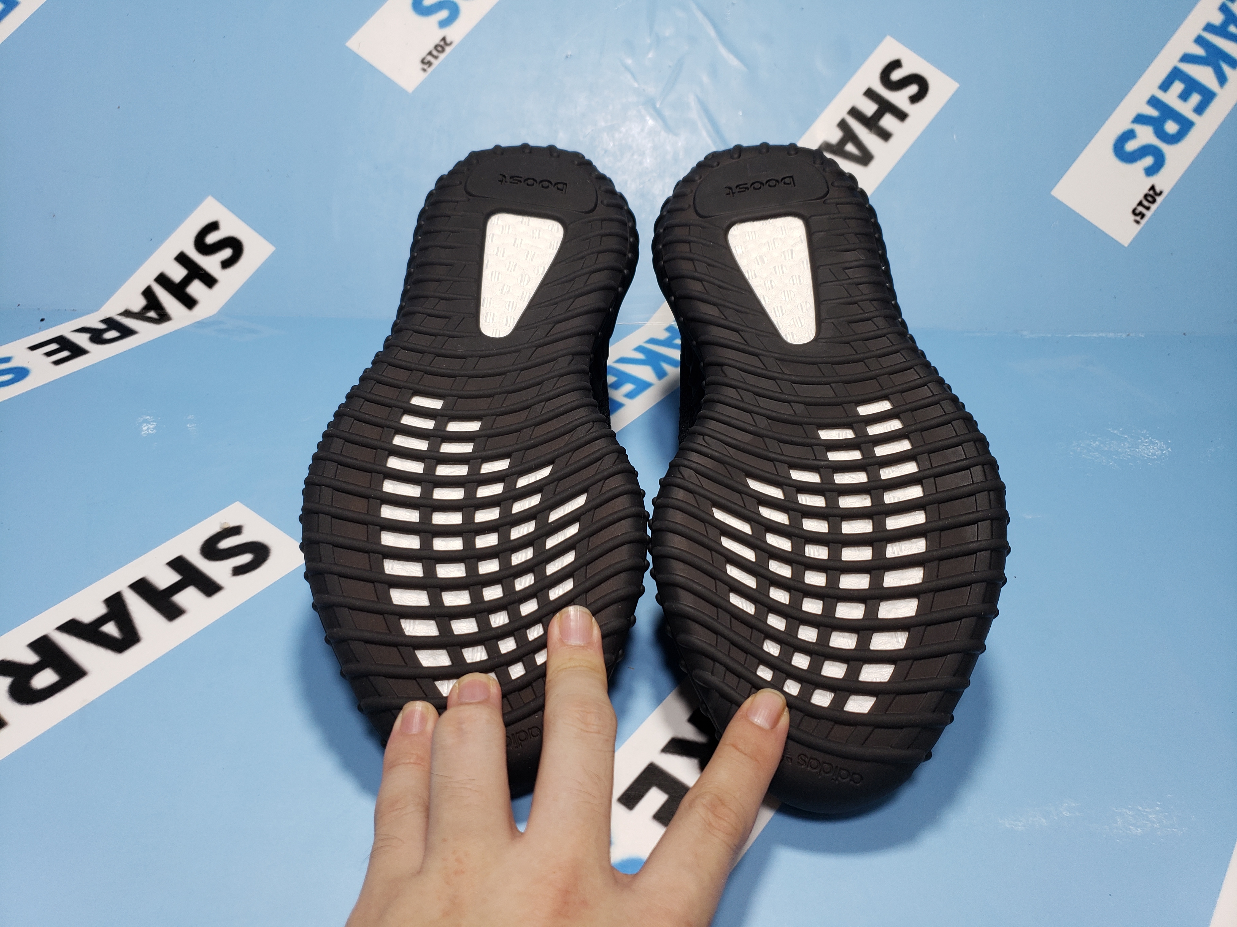 BoostMasterLin Yeezy Boost 350 V2 Black Red , CP9652