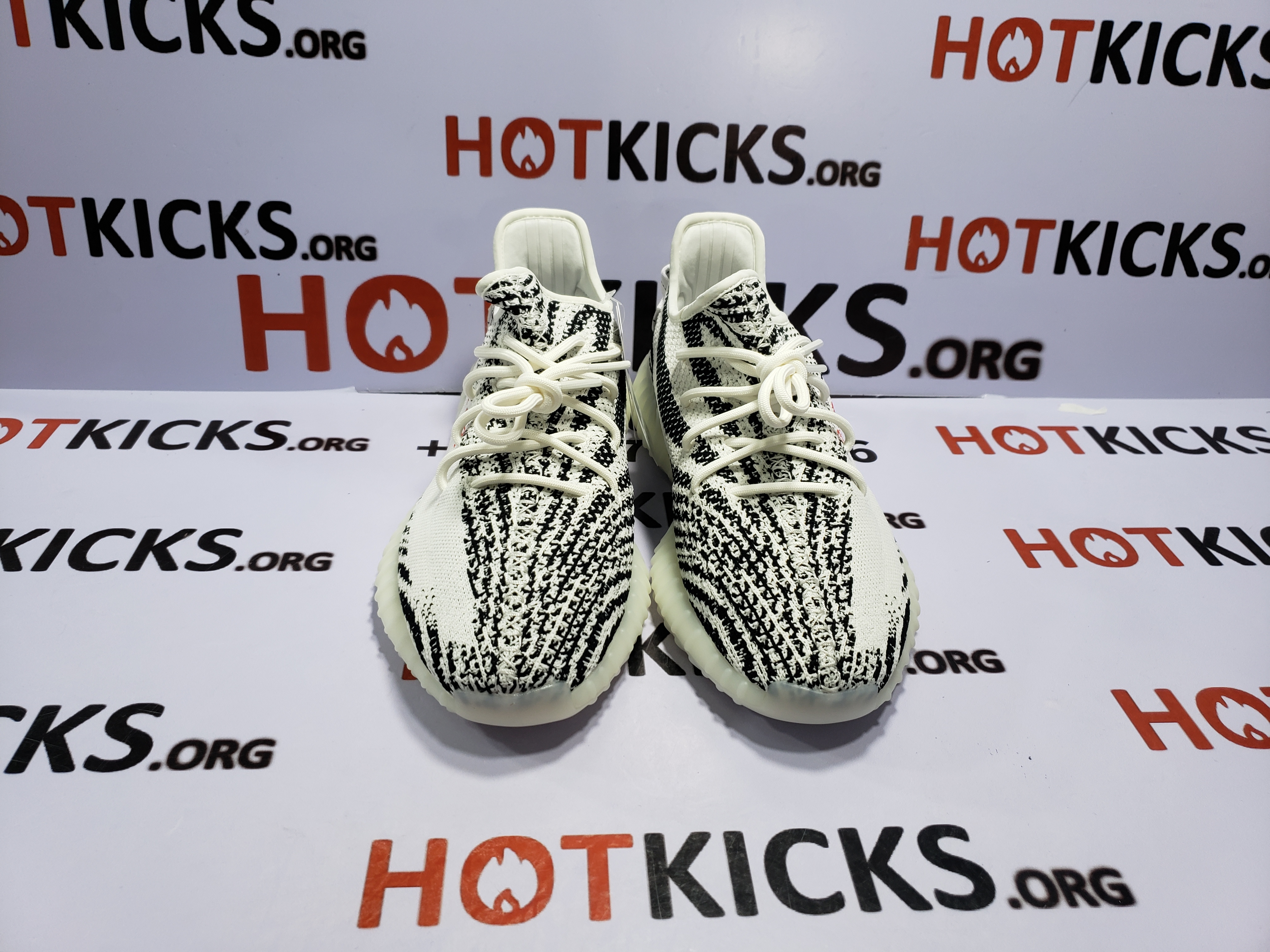 Adidas Yeezy Boost 350 V2 Zebra - Sneakers CP9654