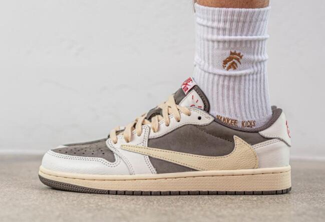 Erlebniswelt-fliegenfischenShops The reverse Mocha barb TS x AJ1 is really handsome on the feet! Pullover it be released next year?