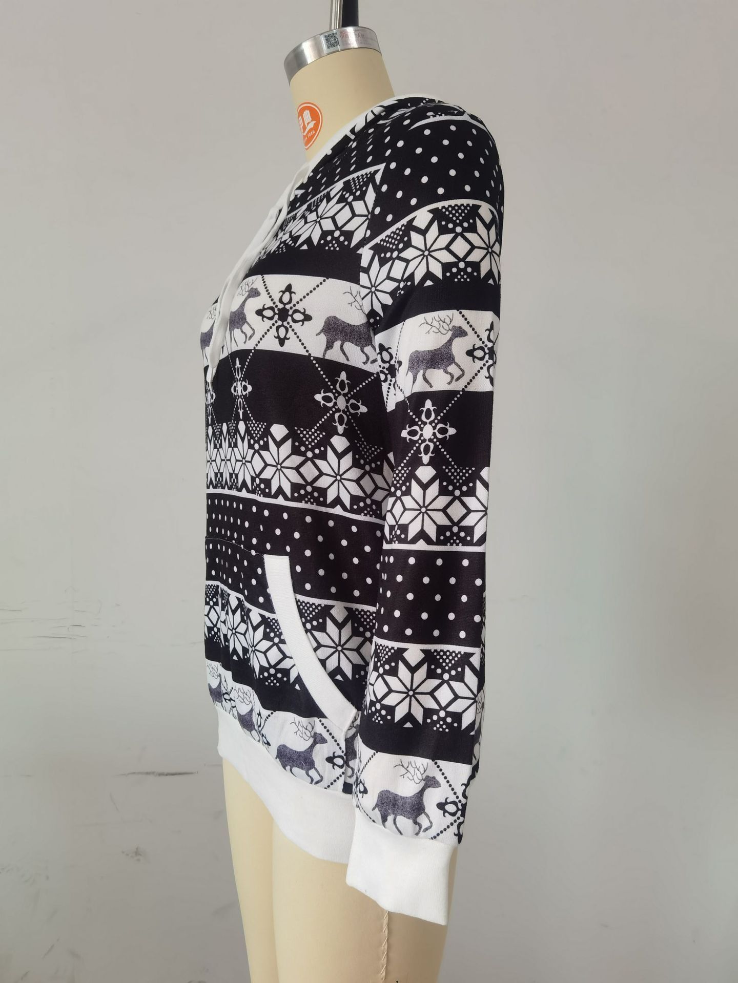 Autumn Winter Christmas Hooded Long Sleeved Sweater Women's Wear C03675