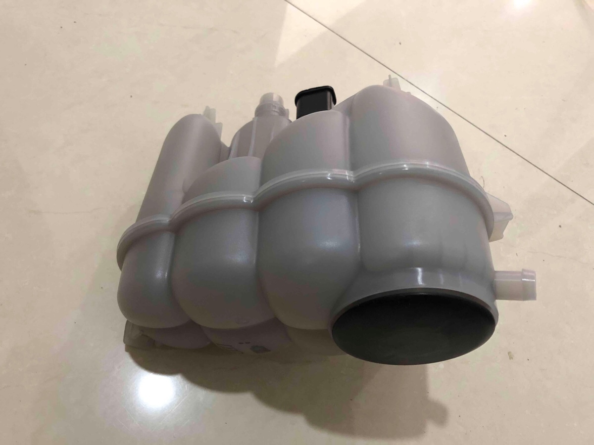 EXPANSION TANK FIT FOR A4,8W0 121 405 E  