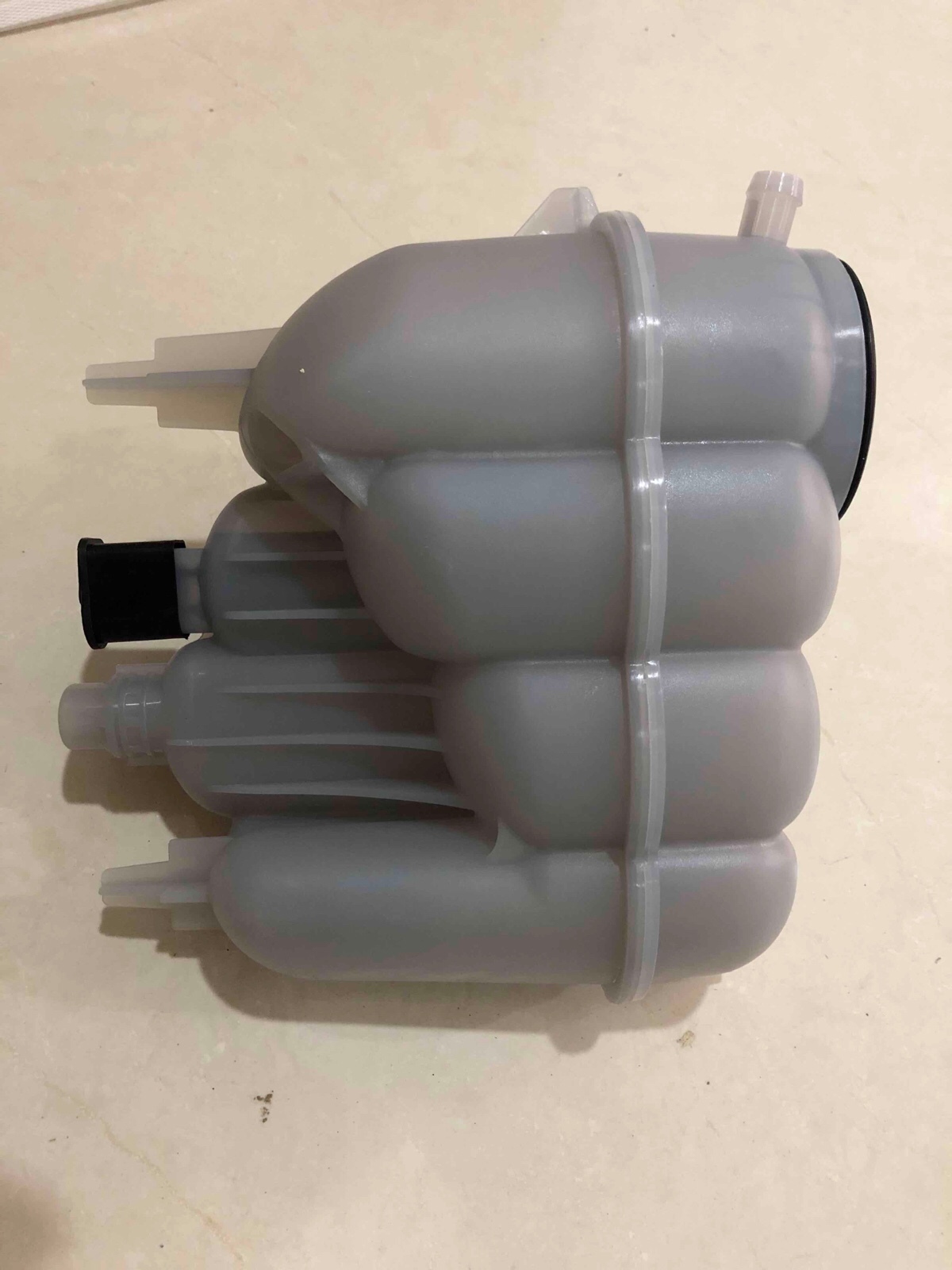 EXPANSION TANK FIT FOR A4,8W0 121 405 E  