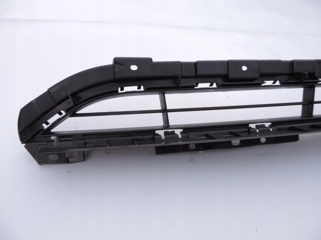 LOWER GRILLE FIT FOR Q3 - Mod. 09/14 - 09/18,8U0 807 683 C  