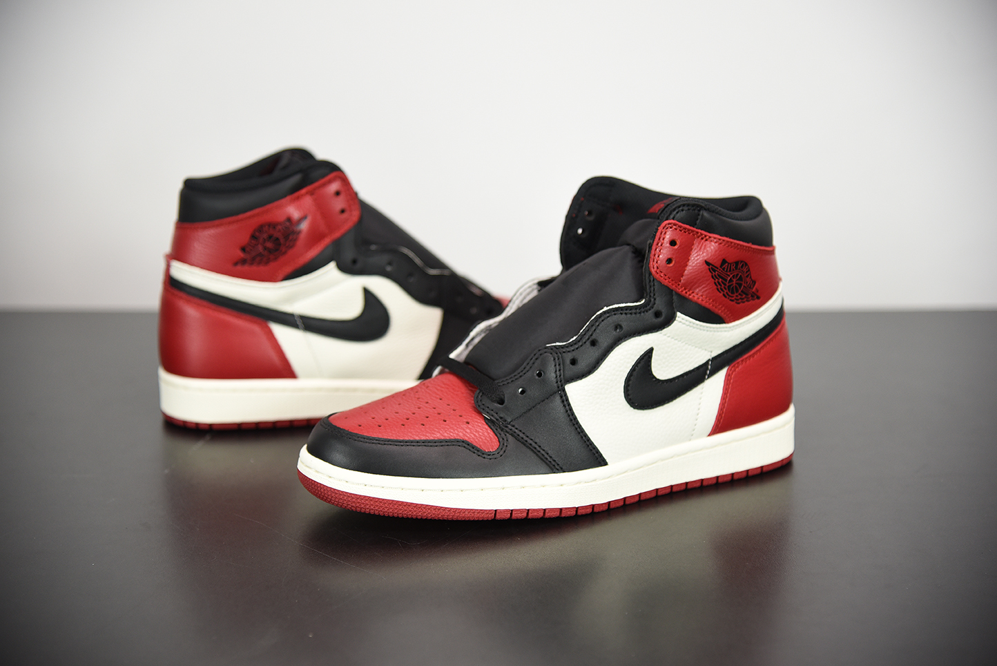 πBuy 1 PK Sneakers to get this Pair $59.9π G5 Jordan 1 Retro High Bred Toe,555088-610