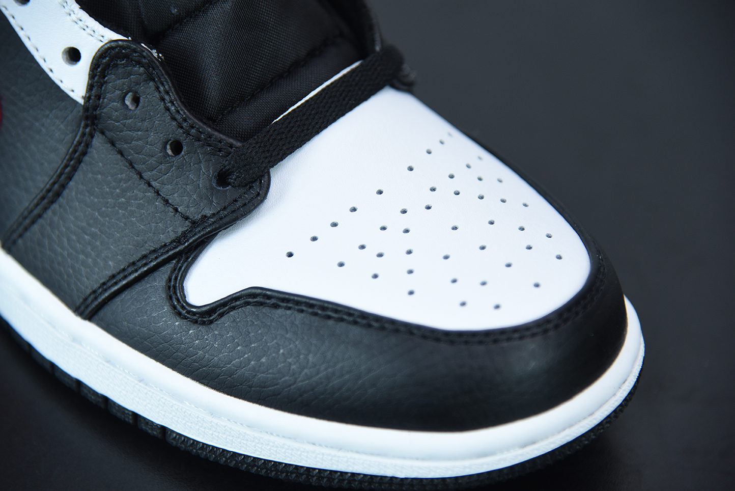 G5 Jordan 1 Mid Black Chile Red White,554724-075