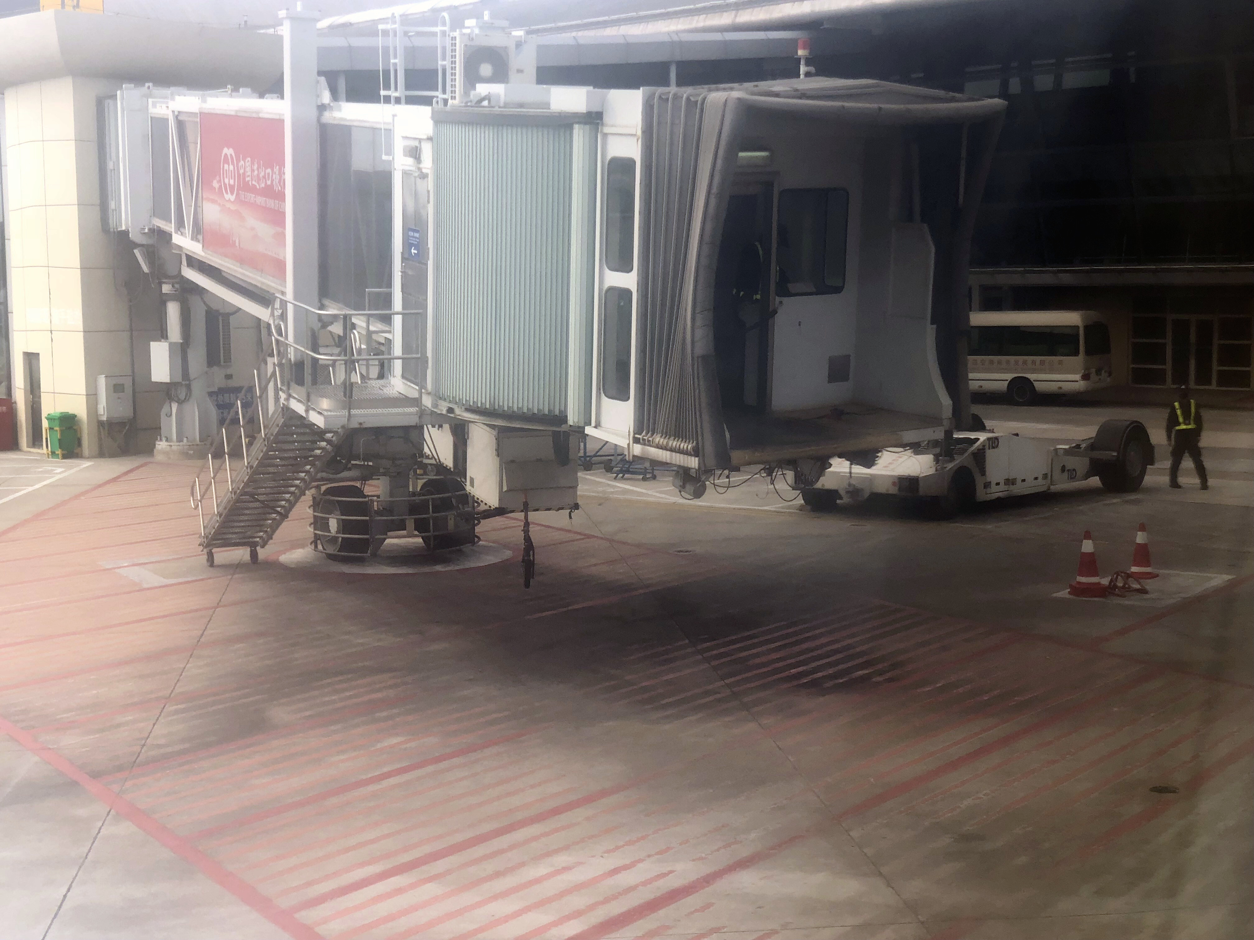 40X16X30 Press on High Load Solid Rubber wheel Tow Truck Low Rolling Resistance Passenger Boarding Bridge solid cushion tire