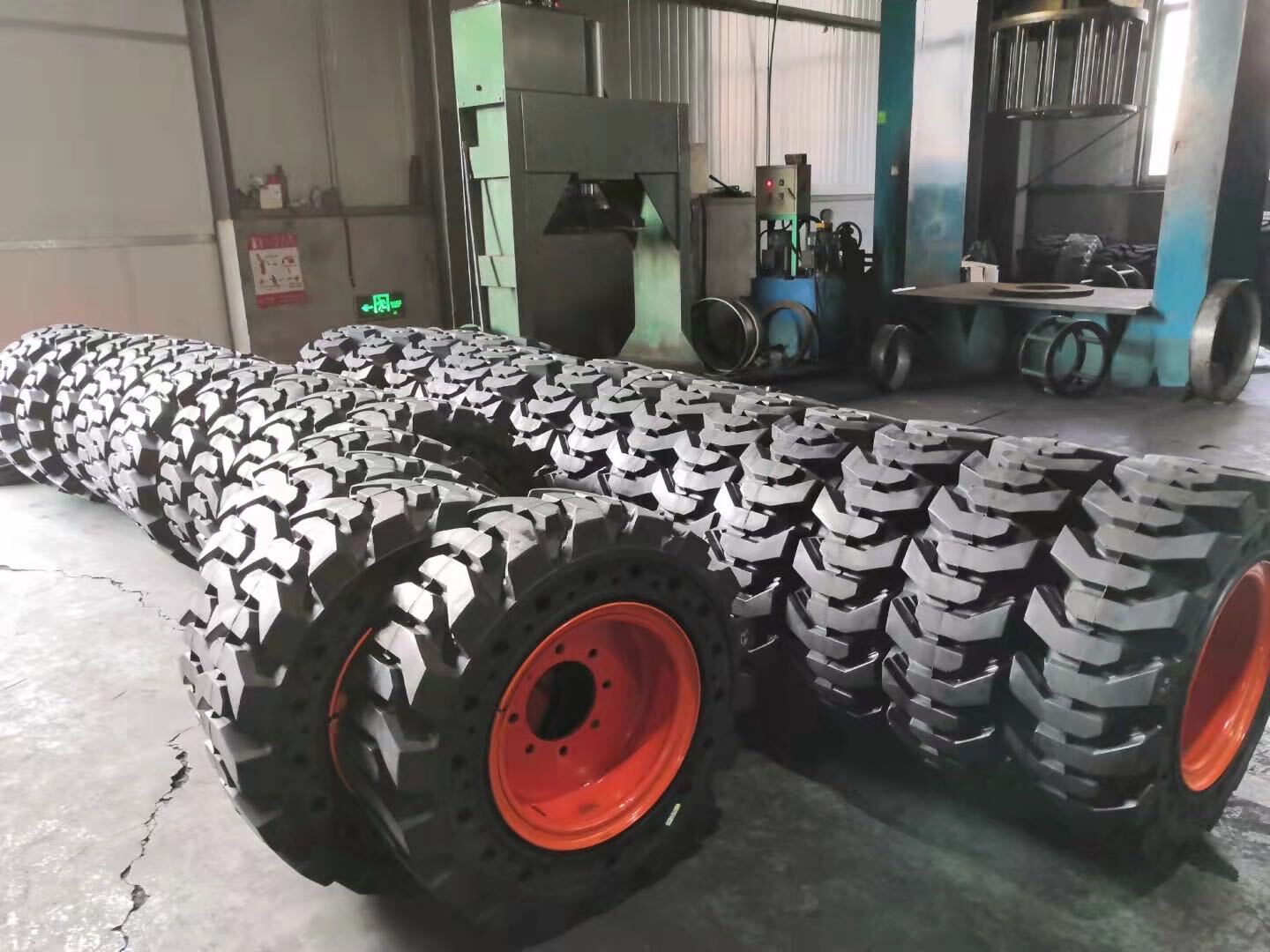 aircraft tow tractor solid loader tyres 40 x 16 x 30 press on solid tyre with rim for Airport Trailer