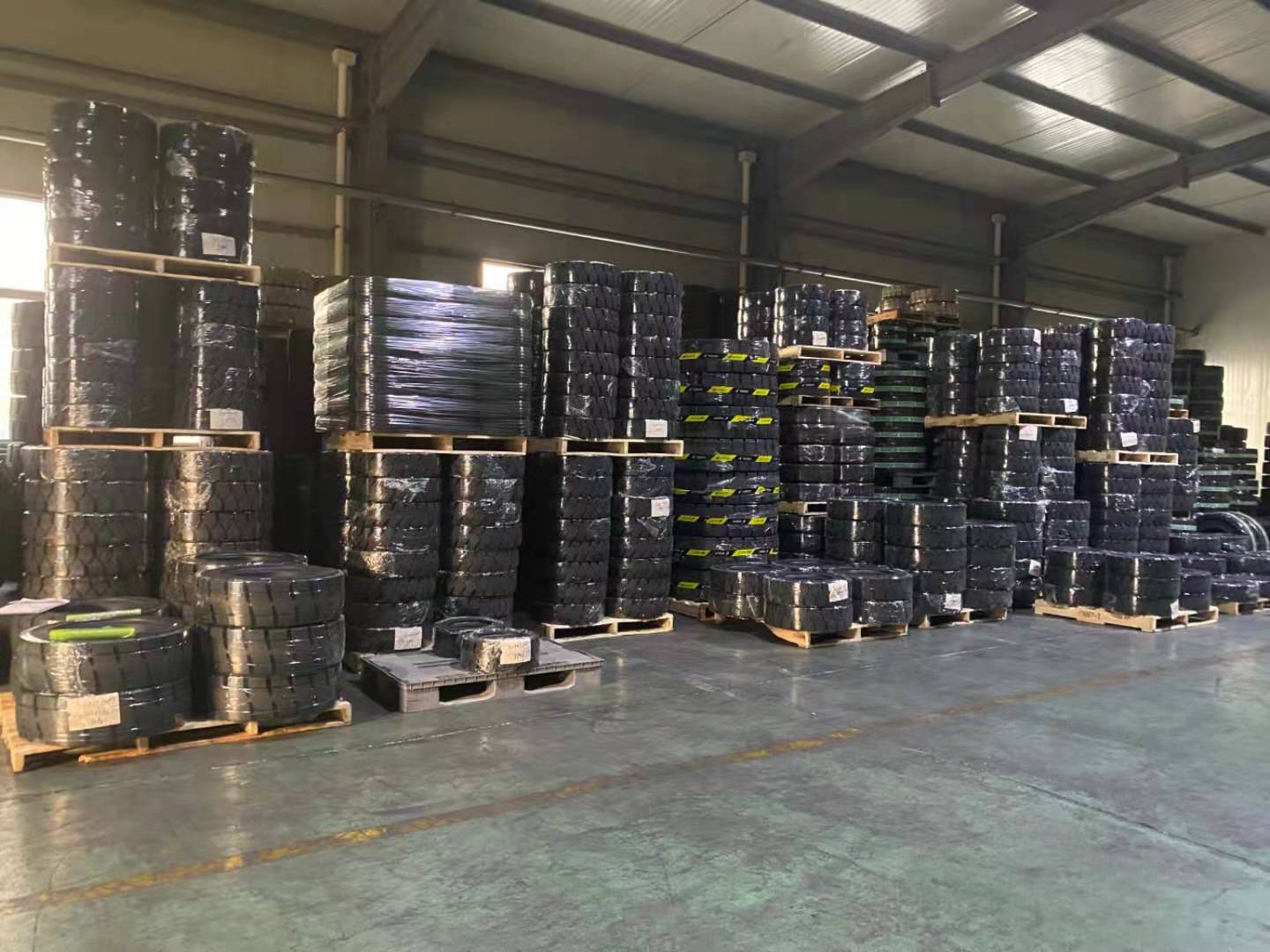 Scissor lift tires solid rubber wheel 15x5 solid tire For aerial work platform vehicles