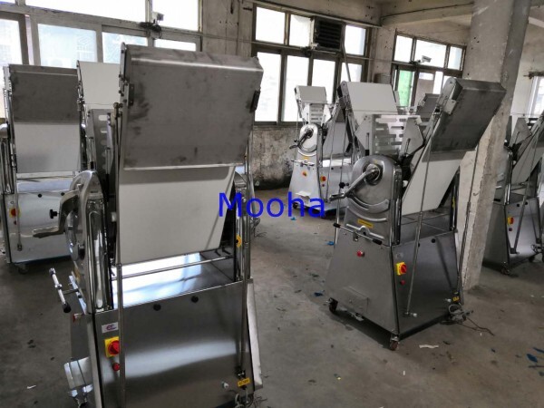 New Bakery Dough Sheeter Pastry Snack Croissant Dough Pressing Rolling Machine 