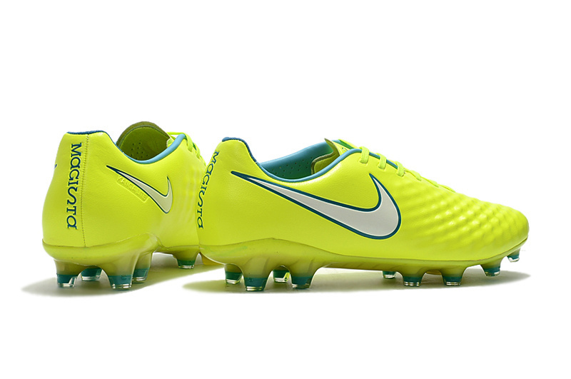 nike ankle soccer boots