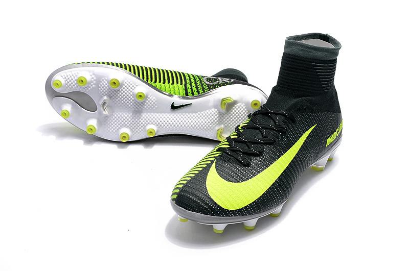 Nike Phantom Vision Pro IC Black Lux SoccerPro SoccerPro.com