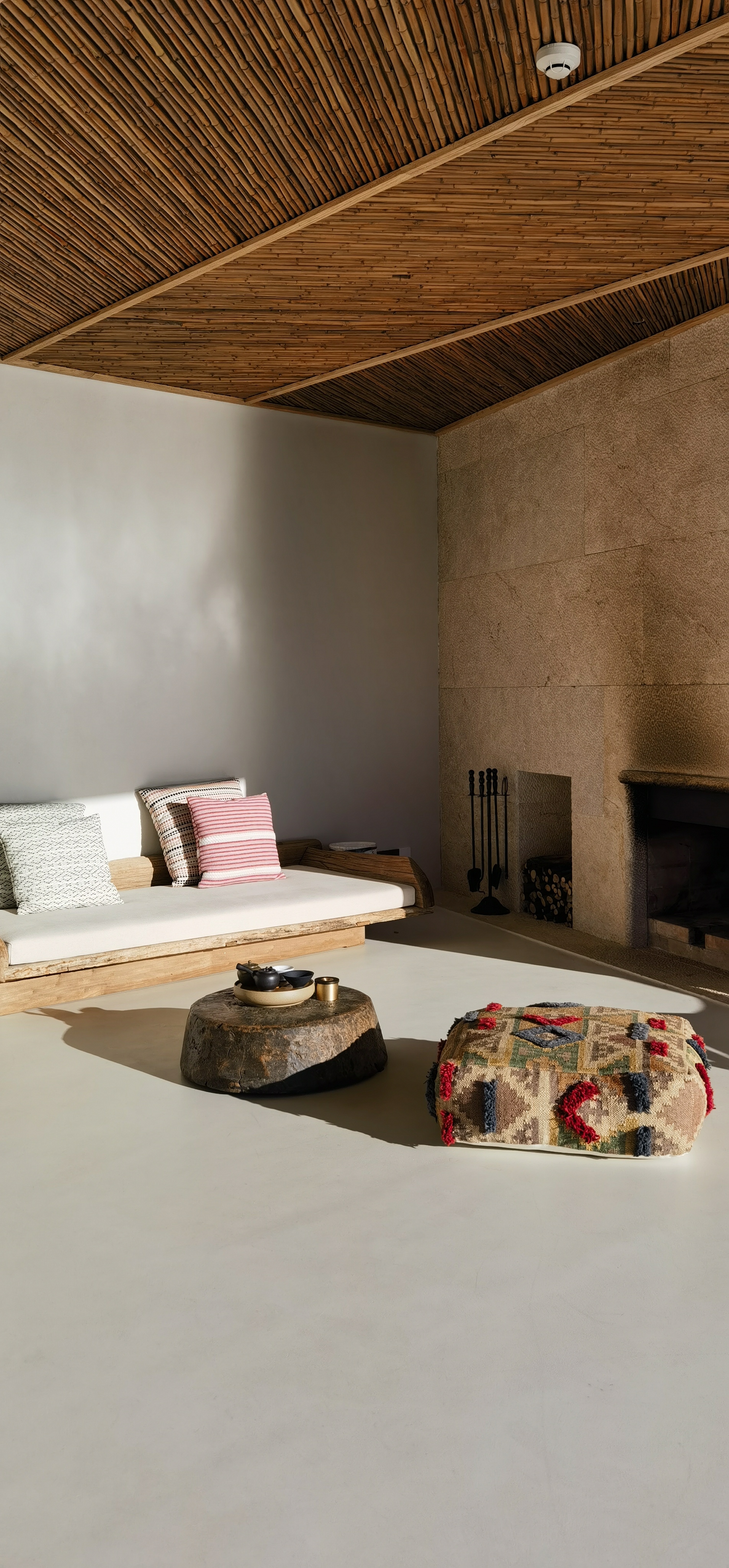 Yunnan Fanchen Banshan Hotel: FUFINI Micro - Cement, a Poetic Integration of Walls and Floors Micro-cement cases, hotel renovation cases, actual scenes of FUFINI projects, commercial space design, renderings of micro-cement