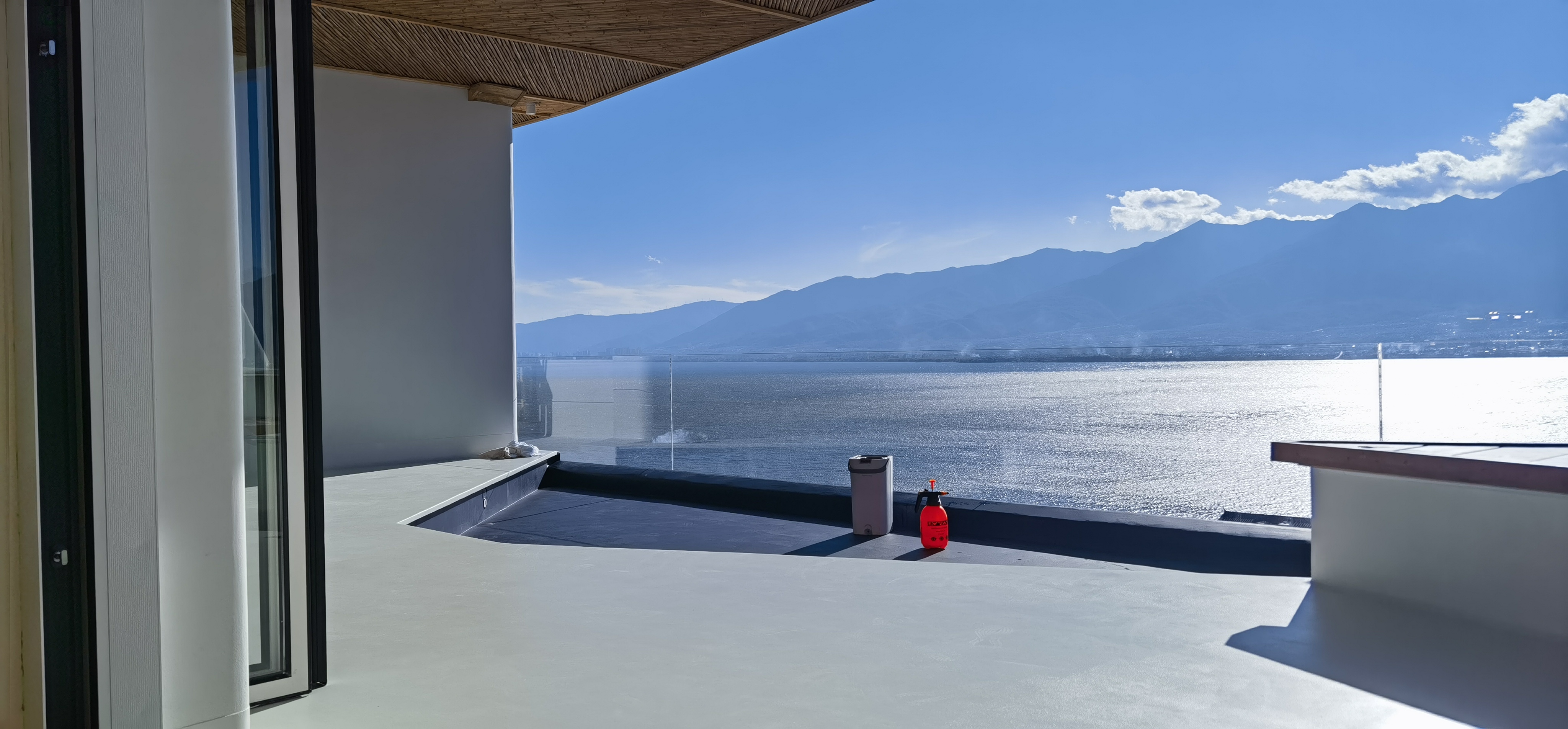 Yunnan Fanchen Banshan Hotel: FUFINI Micro - Cement, a Poetic Integration of Walls and Floors Micro-cement cases, hotel renovation cases, actual scenes of FUFINI projects, commercial space design, renderings of micro-cement