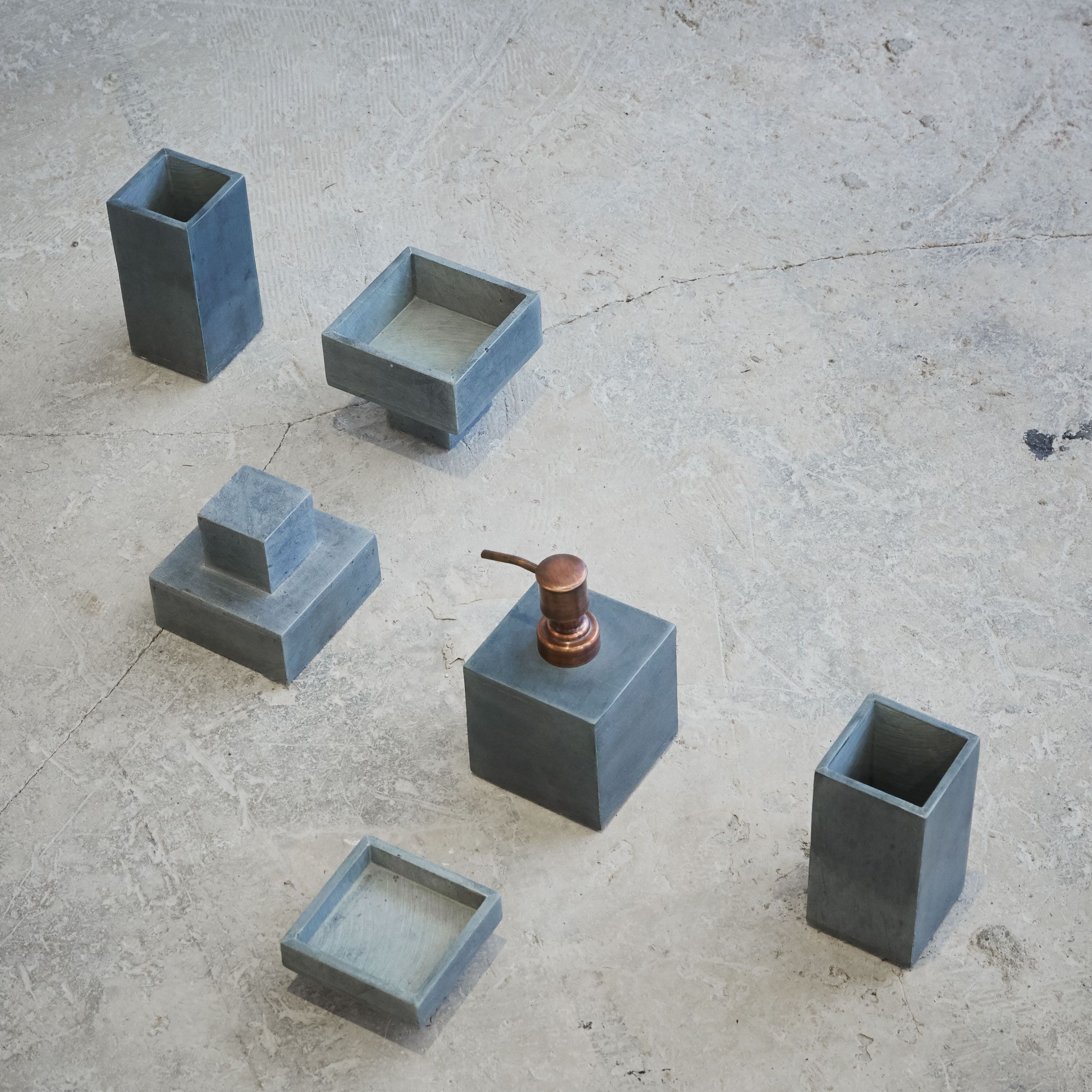 High strength selfleveling cement High strength selfleveling cement ,FUFINI brand,Factory manufacturer High strength selfleveling cement construction,seamless floor coatings,FUFINI industrial-style coatings,floor leveling materials,microcement brands