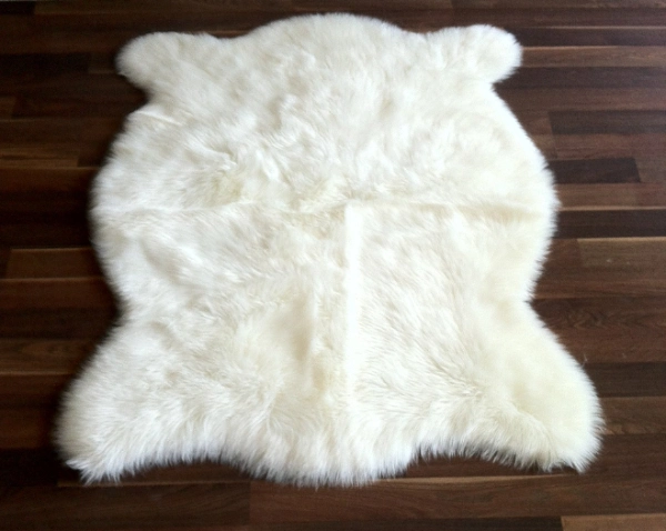 Faux Fur Long Pile Love Bear Shaped Area Rug OEM/ODM