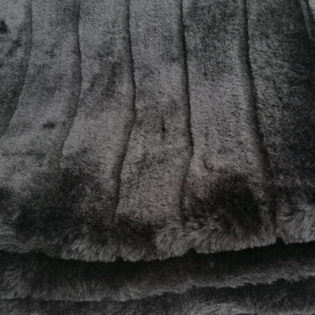 100% Polyester Velvet Shearling Fur Fabric in Strip Carving for Pet Beddings.