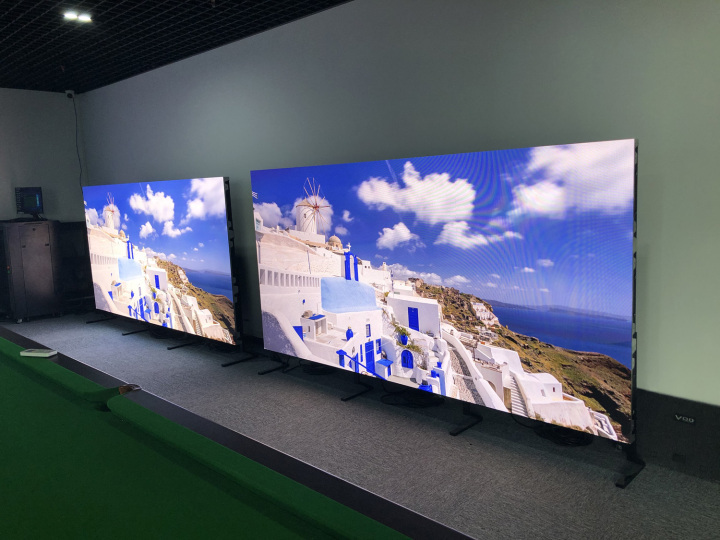 HD tv led panel indoor digital billboard p1.2 p1.5 fine led wall