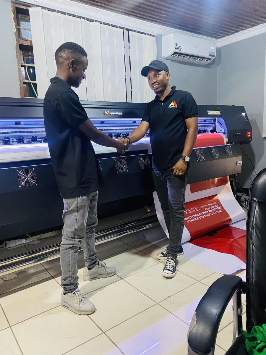 G3202 printer shock installation, 3.2 meters wide print leading the new trend of the industry!