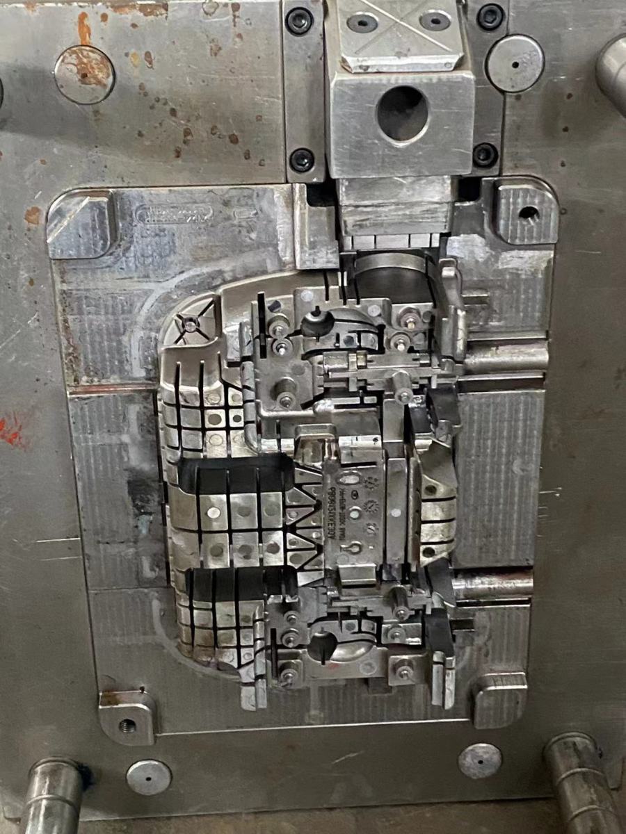 auminum injection mold