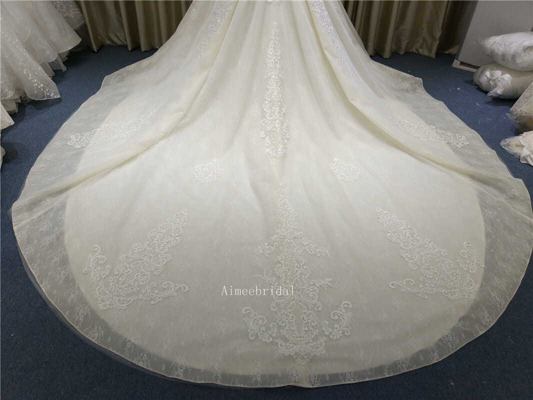 Ball Gown sweetheart neck off shoulder watteau Train lace over the Taiwan satin/Royal wedding dress with beading/belt/Appliques/lace up back