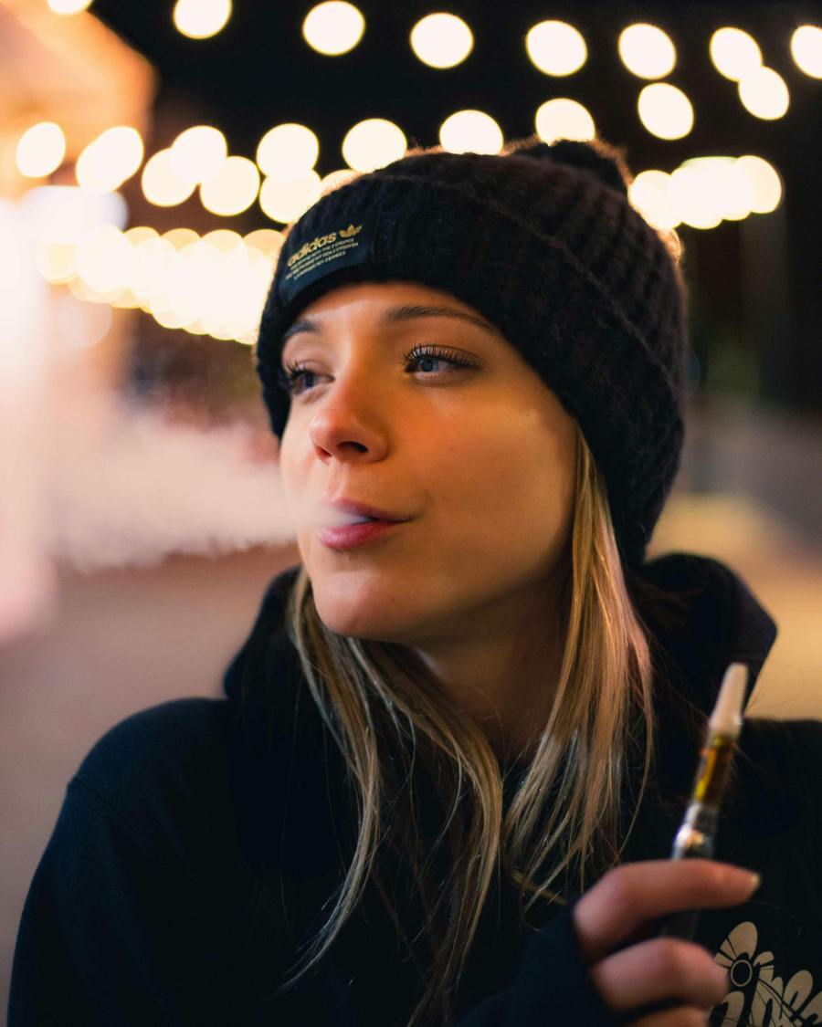 Switching from Smoking Cannabis to Vaping Cannabis: A Healthier Choice