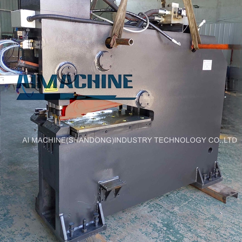 Hydraulic CNC Steel Plate Punching Machine | 1400kN force for 5–30mm steel plates.