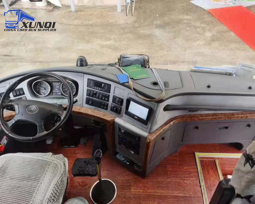 Used Bus For Sale 49 Seats Leaf Spring 2019 Year Middle Door Yutong ZK6115