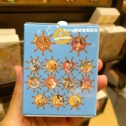 X0507296 DISNEY PINS un-opened dont know the exact design