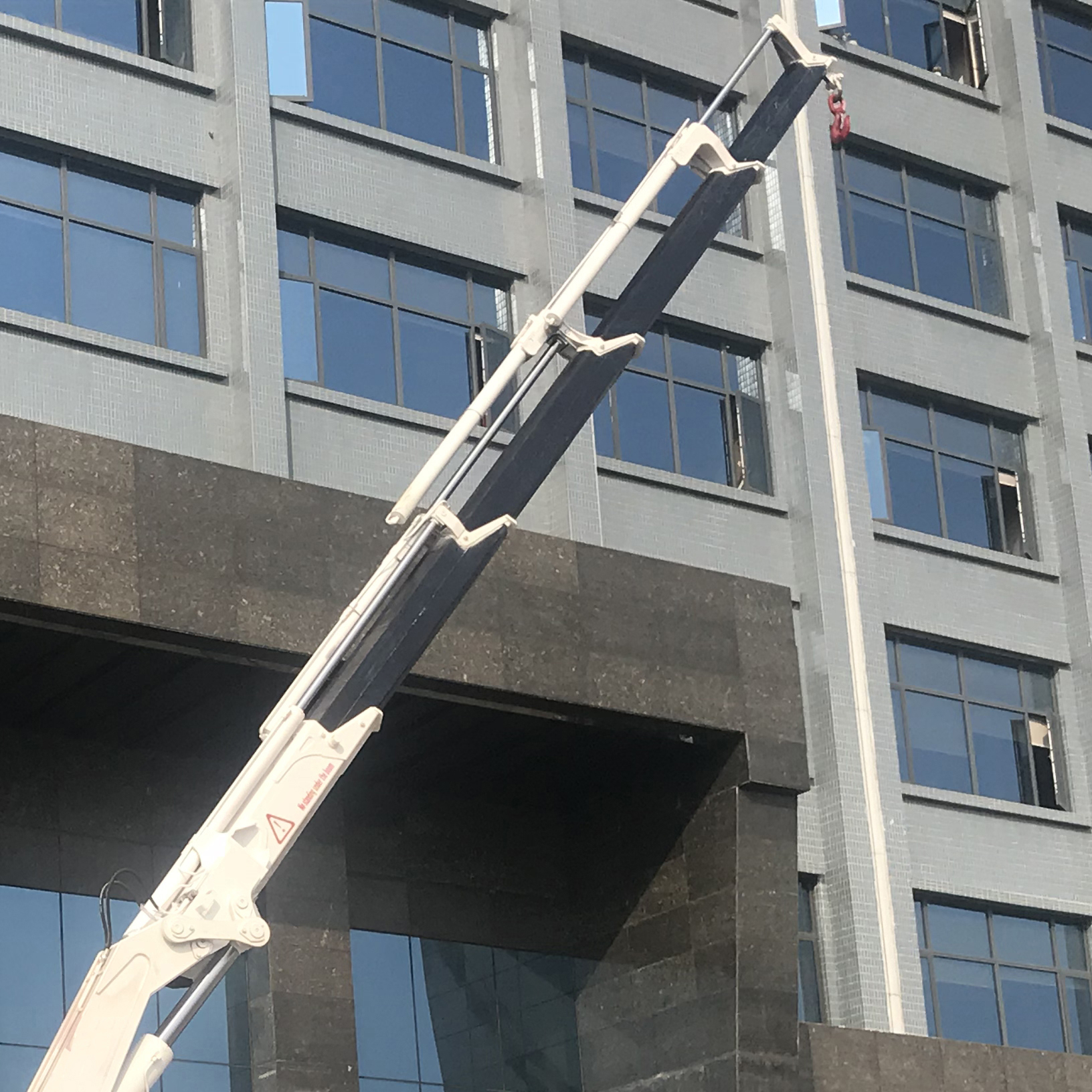 30 ton crane 28 tons rail mounted tower crane 8 section Boom Hydraulic Truck Crane on sale