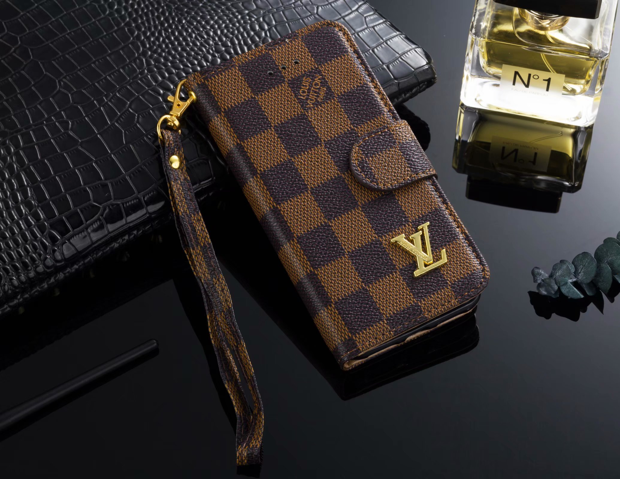 lv iphone wallet case