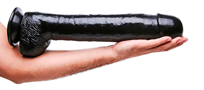6 Tips To Play With A Big Dildo