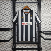 Retro 2010/11 Juventus home soccer jersey