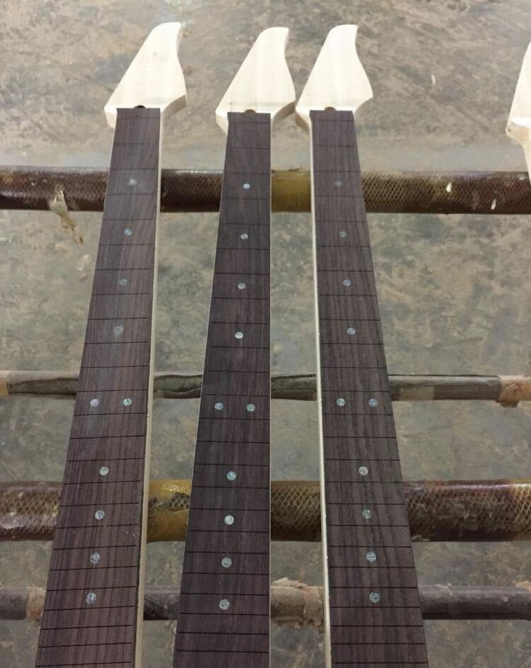 Guyker 2Pcs Carbon Fiber Neck Rod 3 x 6 x 450mm Guitar Neck Stiffener for Strings Instruments