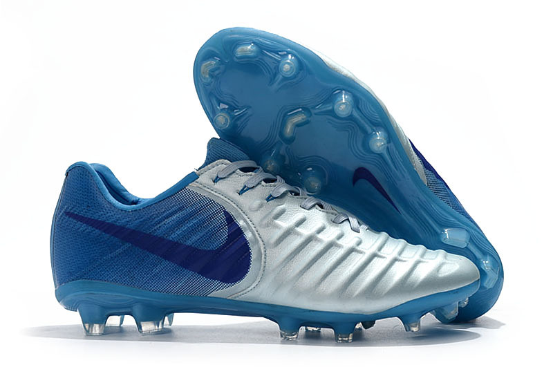 size 15 soccer boots