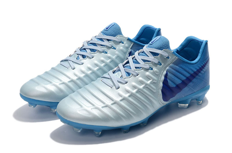 size 15 soccer boots