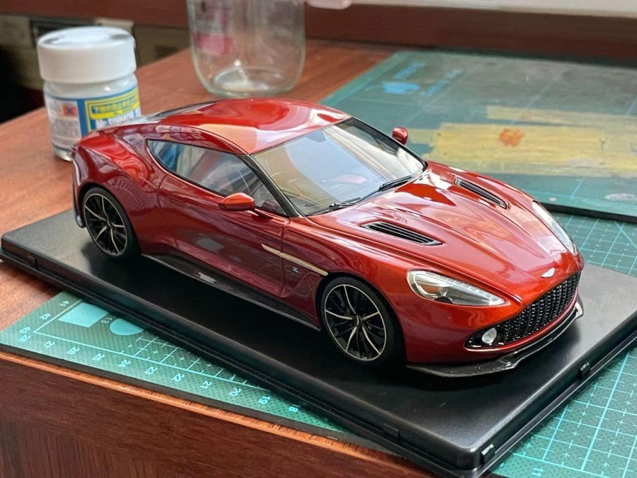 1/24 Aston Martin Vanquish Zagato finish building model pictures（2）