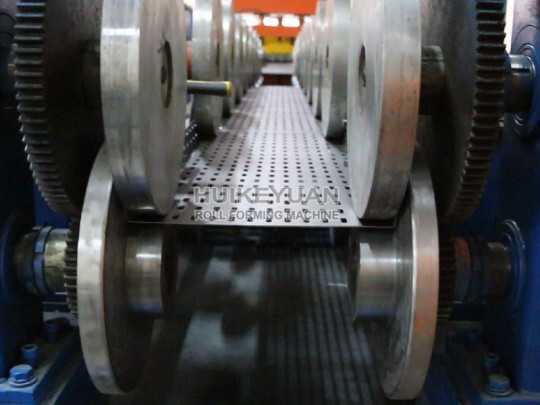 Automatic Changeable Adjustable Type Perforated Cable Tray Roll Forming Machine