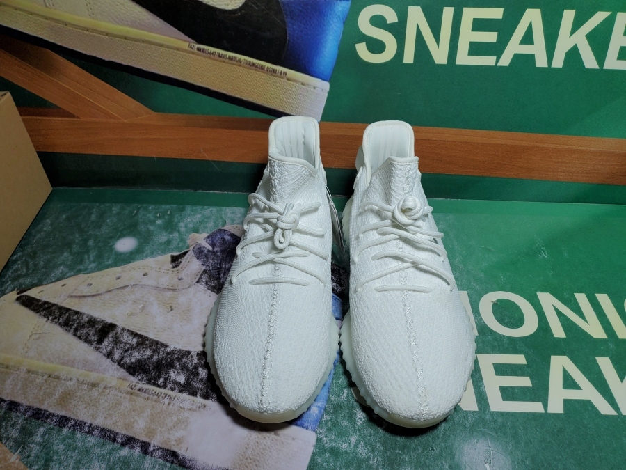 QC of Yeezy Boost 350 V2 Cream/Triple White CP9366 From Monicasneakers.vip