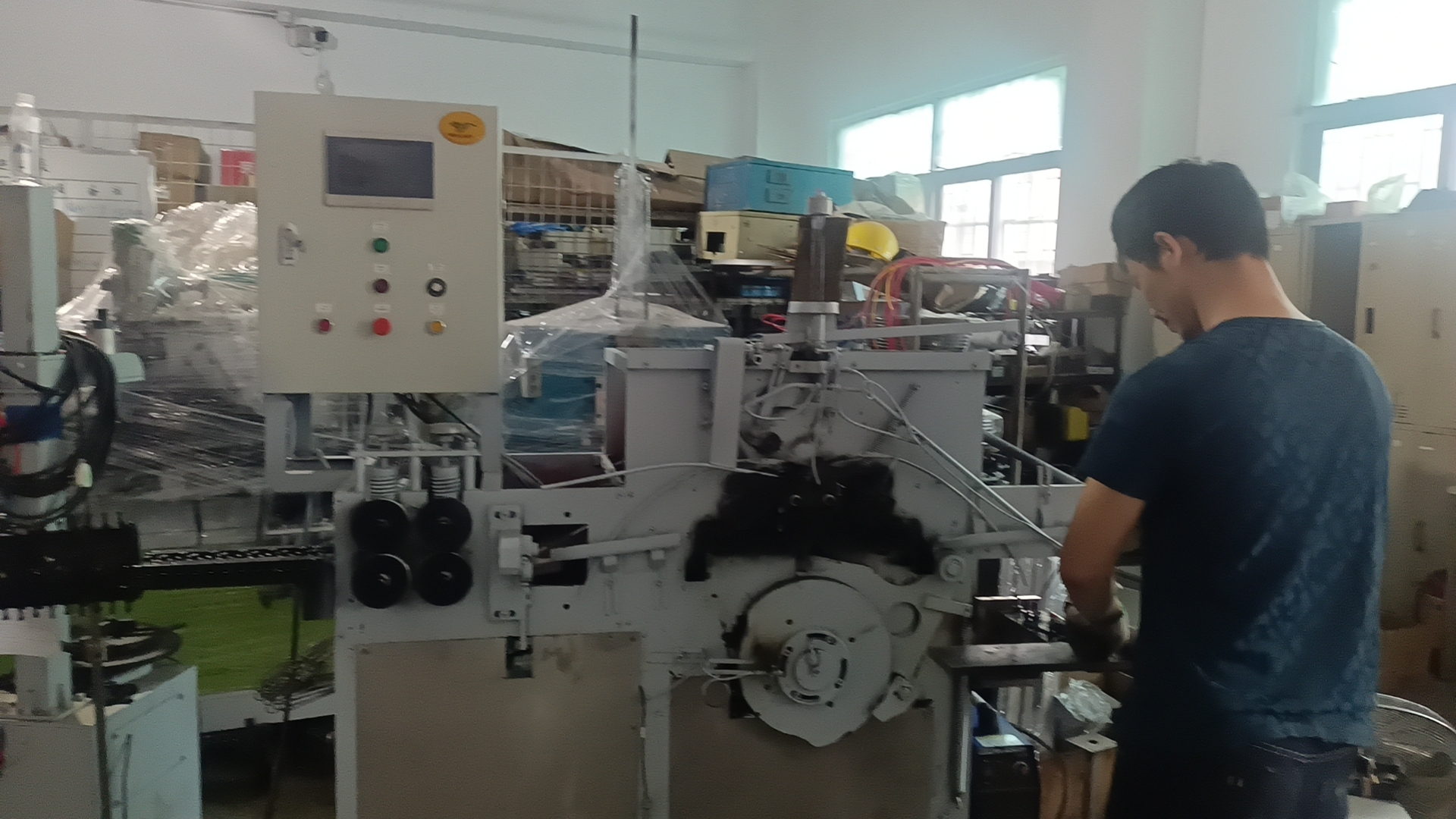 Good quality PVC cloth hanger Full automatic wire Hanger making machine for industry  