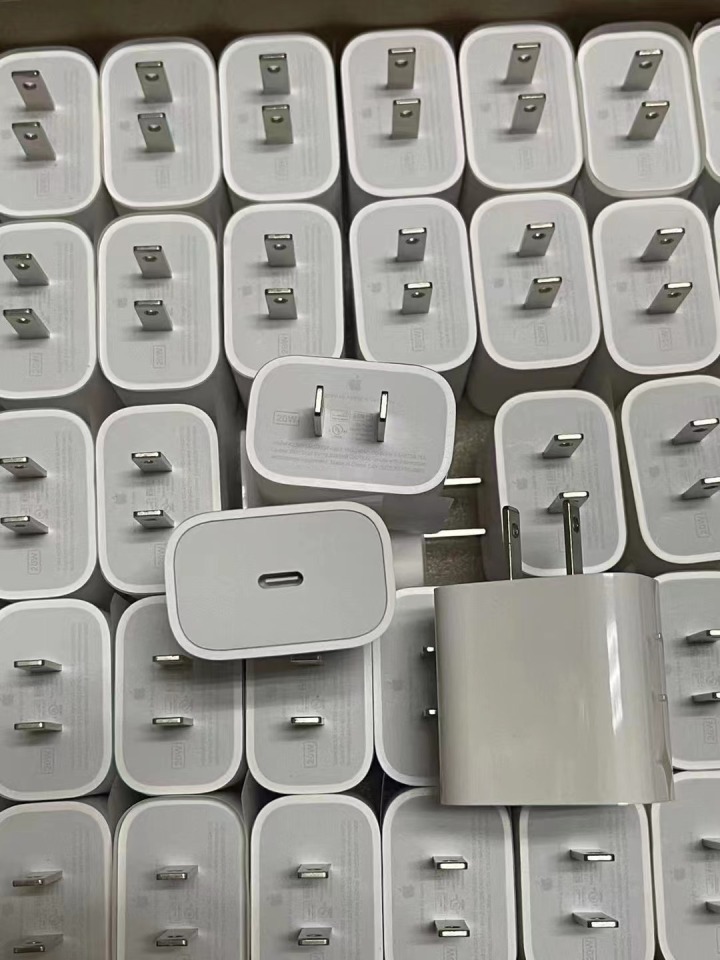 Apple 20W Charger Combo