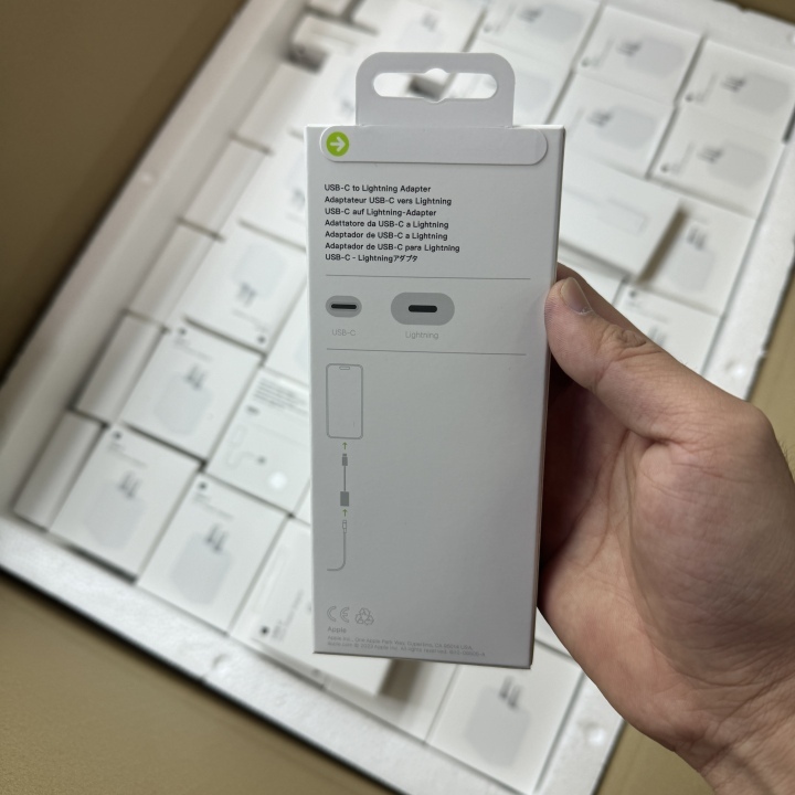 USB-C to Lightning Adapter
