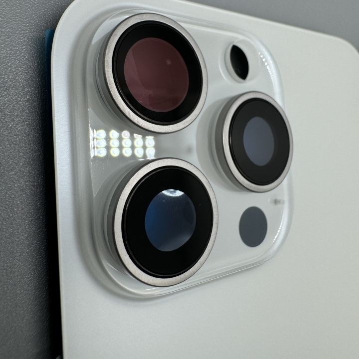 iPhone16 Back Glass Replacement With Metal Plate With Camera Lens With MagSafe Circle