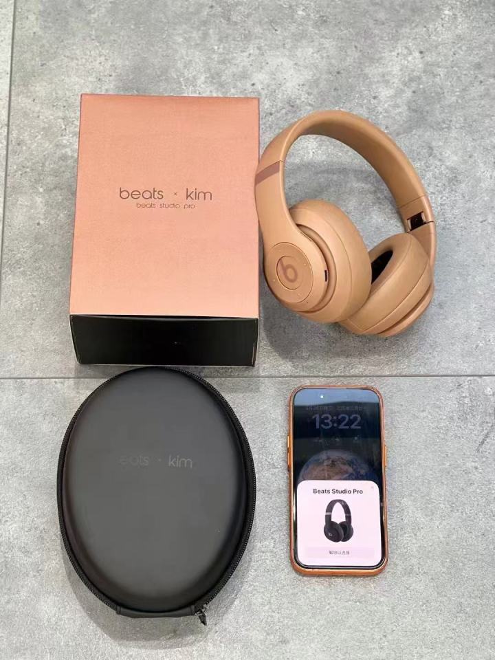 Beats Headphone Kim With Logo With Box