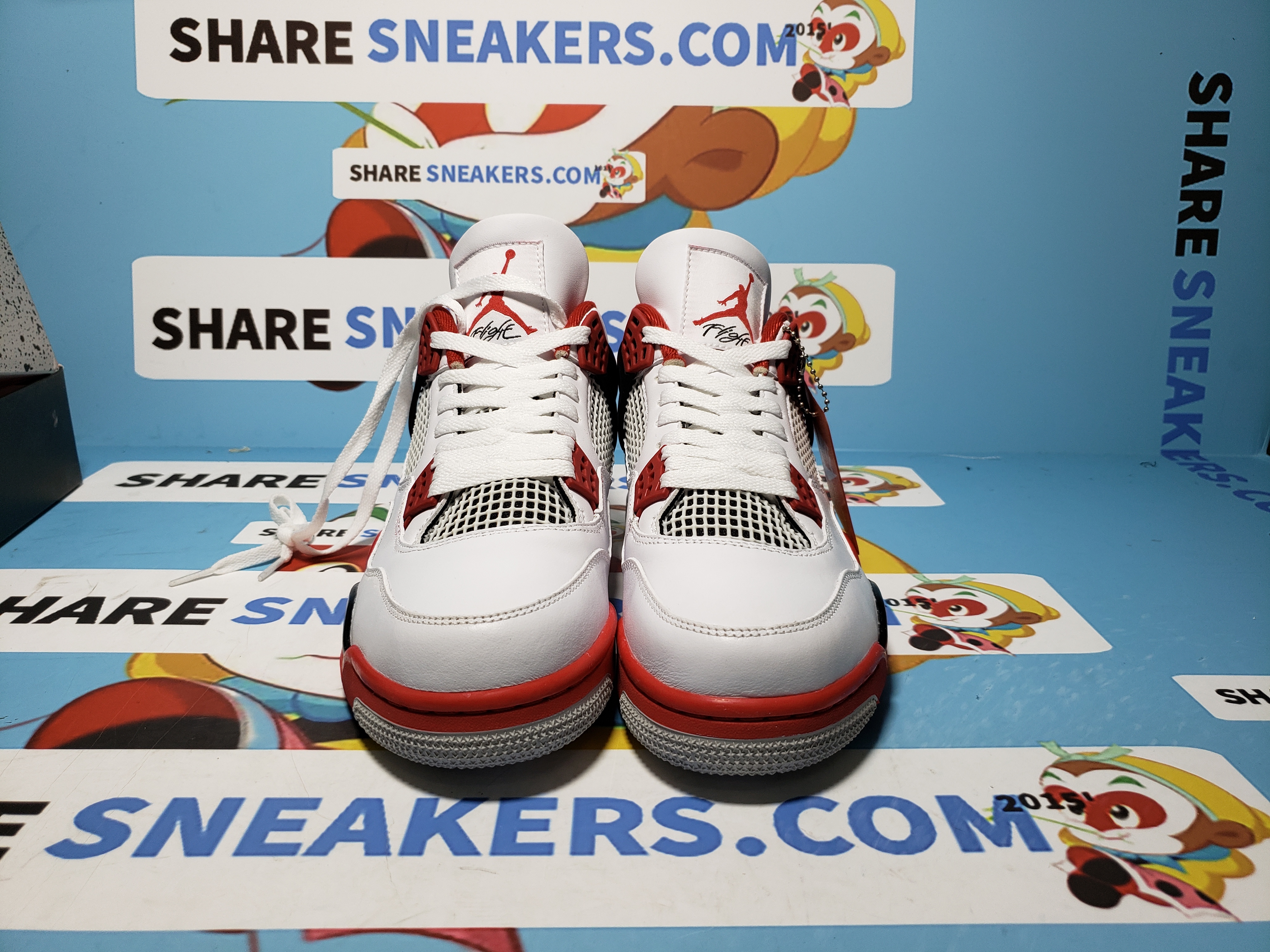 Jordan 4 Retro Fire Red (2020), DC7770-160