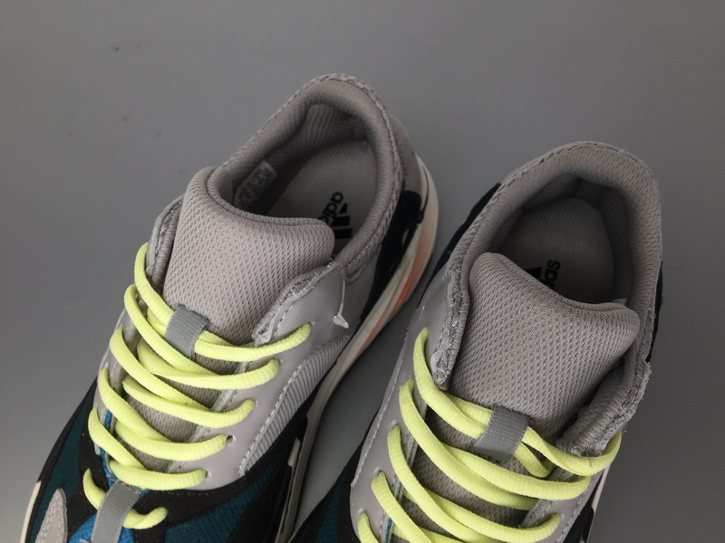 BoostMasterLin Yeezy 700 Wave Runner, B75571 