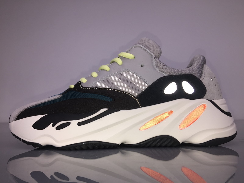 BoostMasterLin Yeezy 700 Wave Runner, B75571 