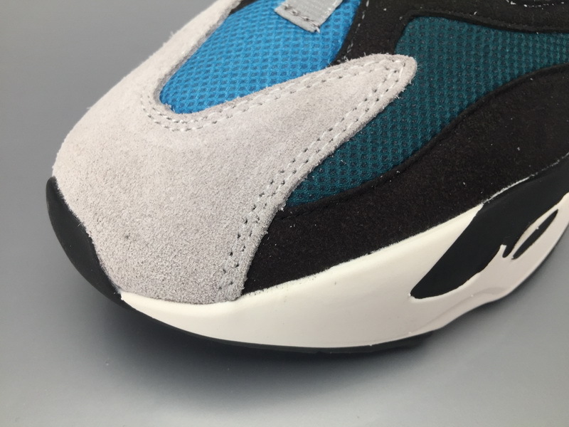 BoostMasterLin Yeezy 700 Wave Runner, B75571 