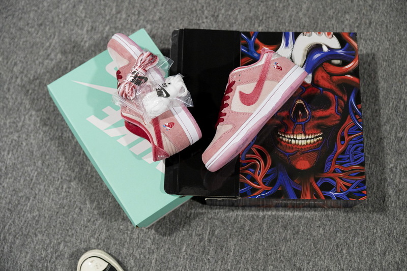 Perfectkicks | PKGoden Dunk SB Low StrangeLove Skateboards (Regular Box),  CT2552800 