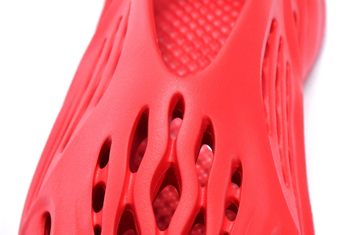 POP Yeezy Foam RNNR Vermillion, GW3355 