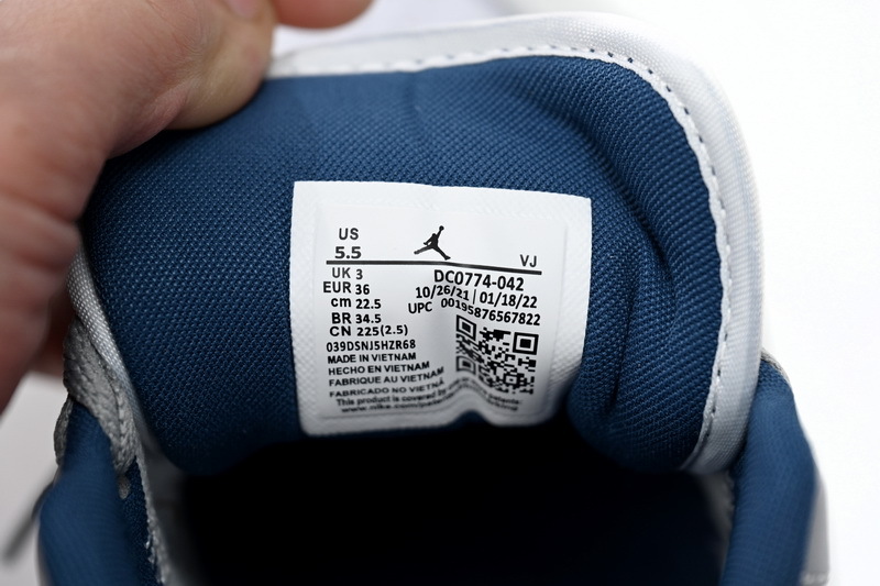 Boostmasterlin Jordan 1 Low Stealth French Blue, DC0774-042 